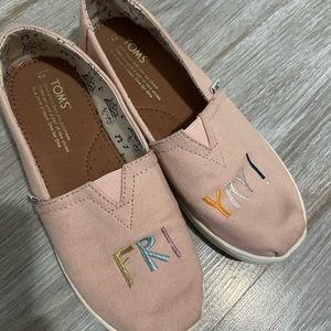 FRI-YAY! | Pink TOMS | Y4 or Women’s 6